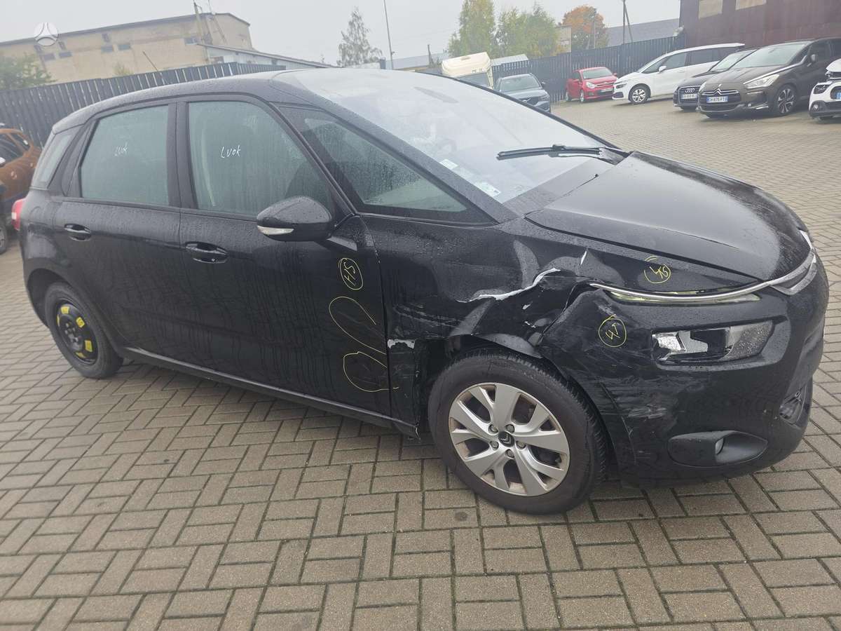Citroen C4 2013 — салон