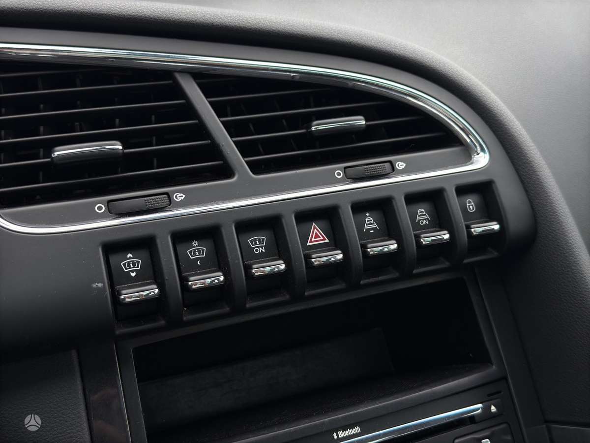 Peugeot 3008 2009 — photo 18