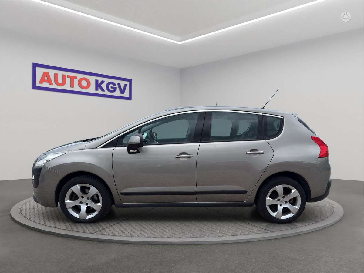 Peugeot 3008 2009 — rear view