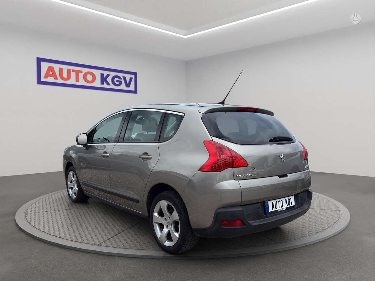 Peugeot 3008 2009 — interior