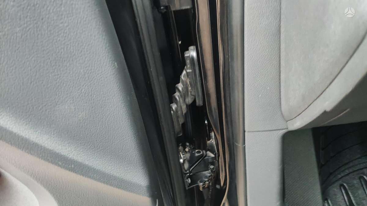 Volkswagen Touran 2013 — photo 15