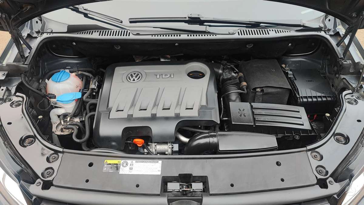 Volkswagen Touran 2013 — photo 16