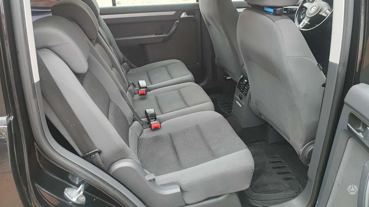 Volkswagen Touran 2013 — photo 20