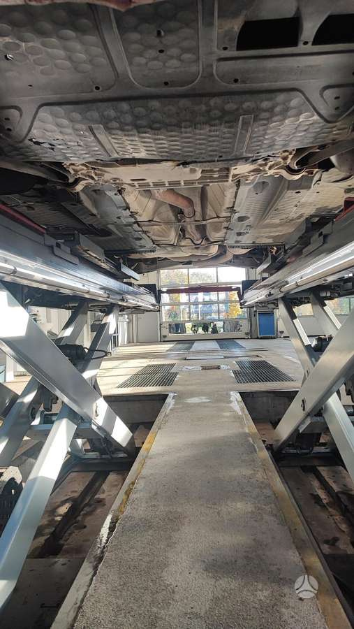 Volkswagen Touran 2013 — photo 23
