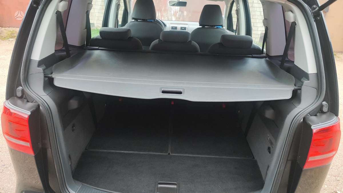 Volkswagen Touran 2013 — photo 7