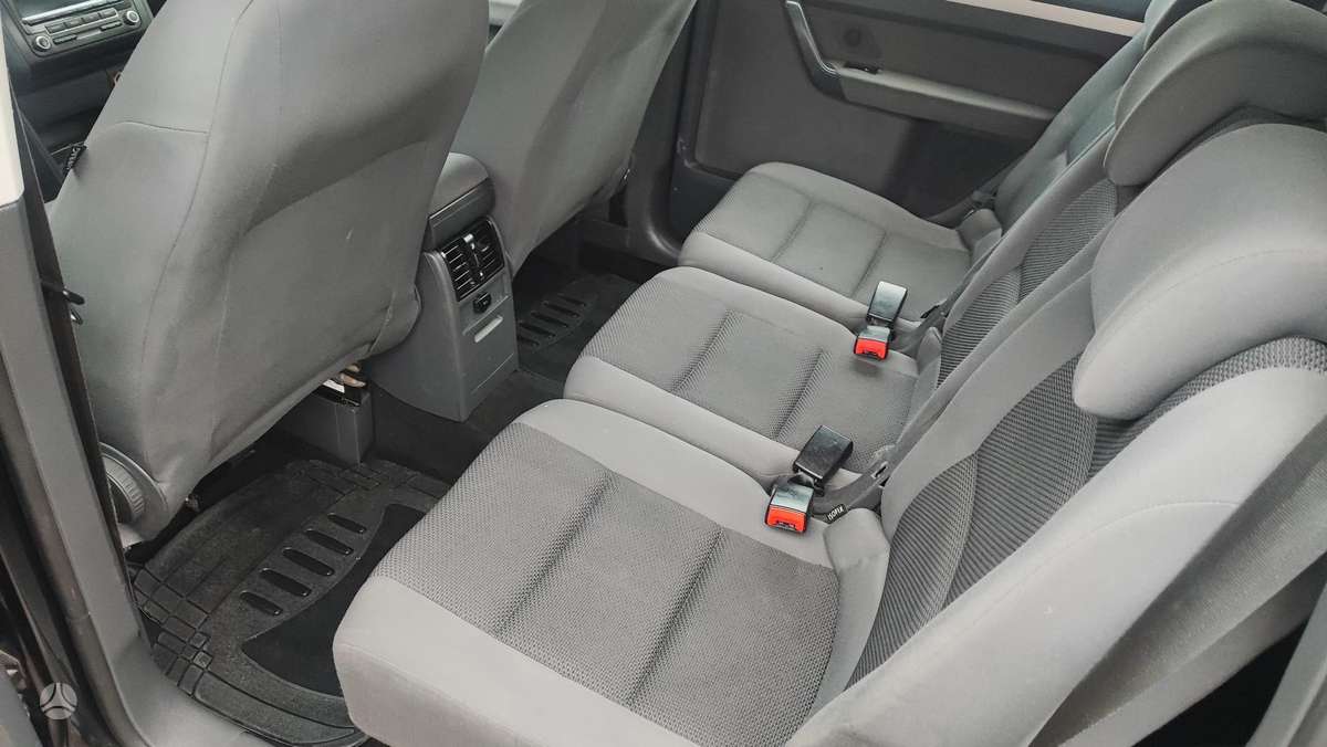 Volkswagen Touran 2013 — photo 8
