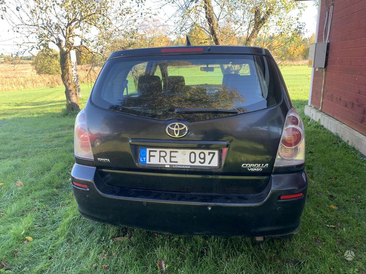 Toyota Corolla 2005 — вигляд ззаду