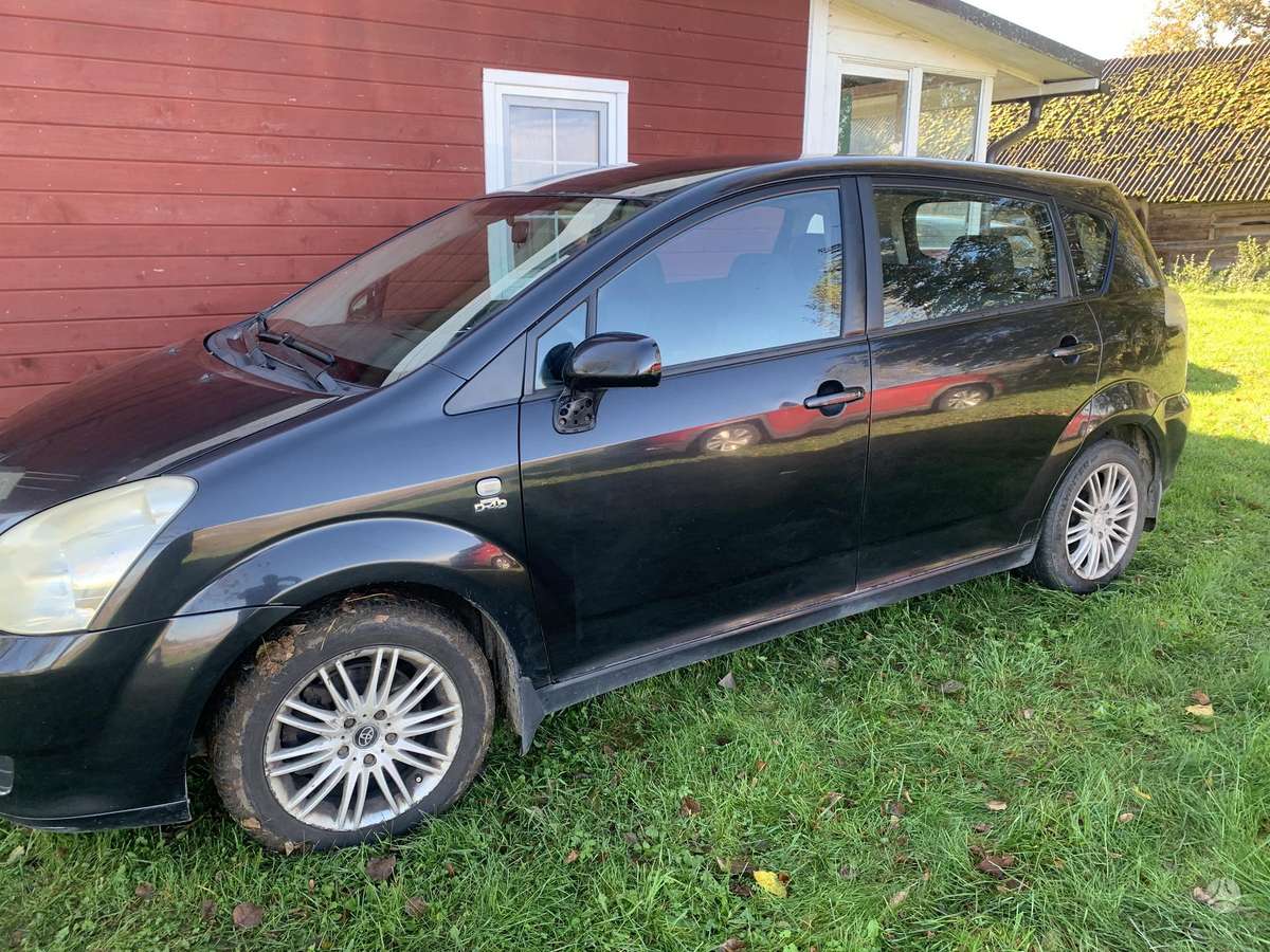 Toyota Corolla 2005 — салон