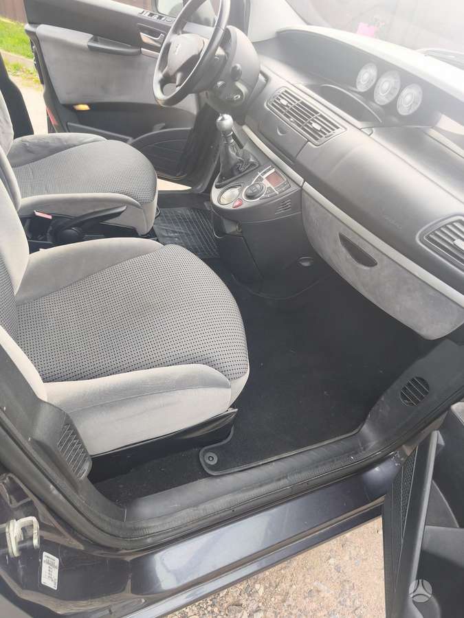 Peugeot 807 2010 — photo 8