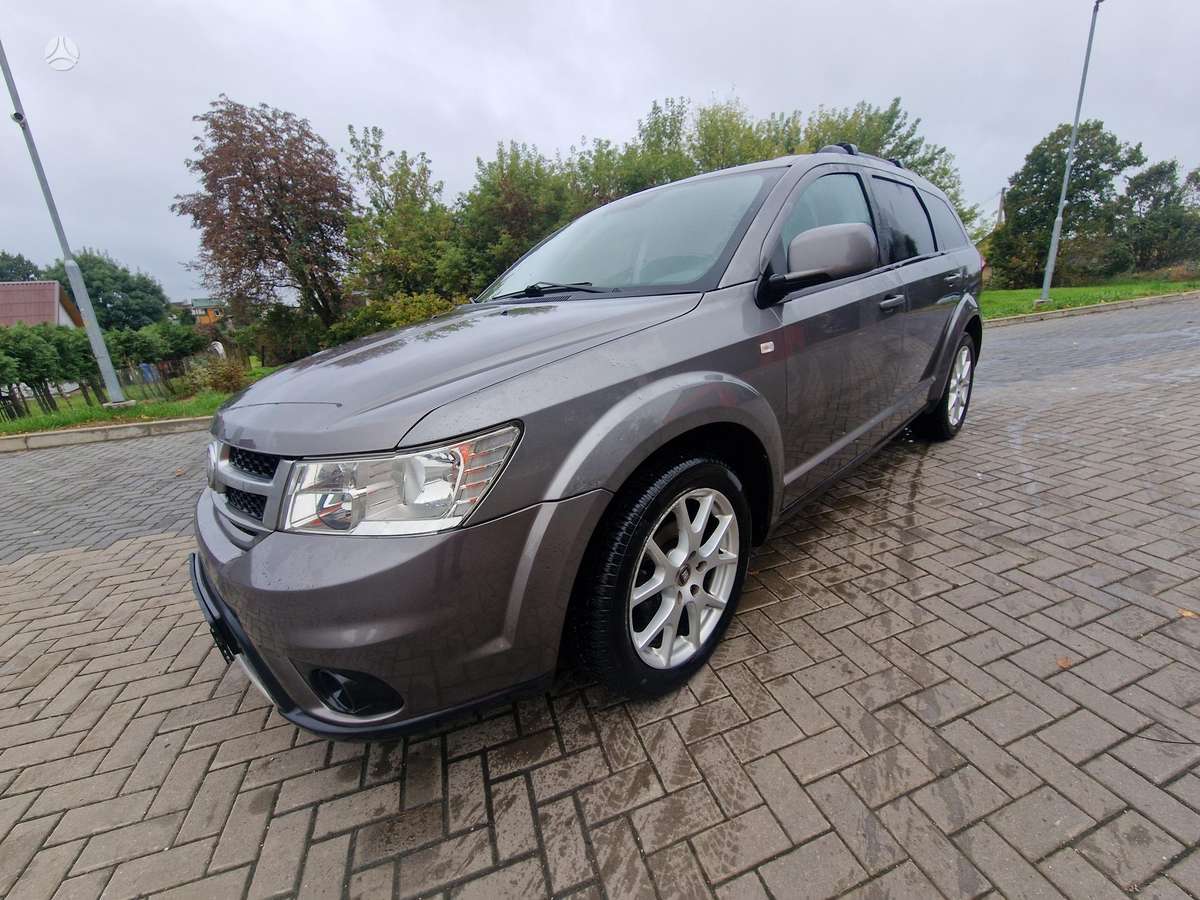 Fiat Freemont 2011 — вигляд ззаду