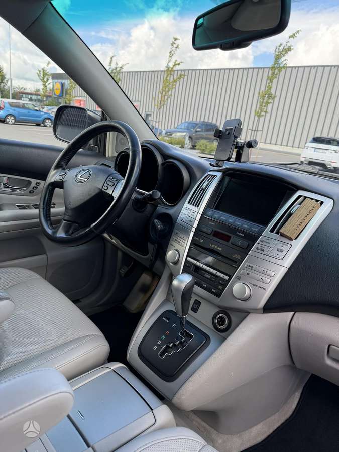 Lexus RX 2008 — interior