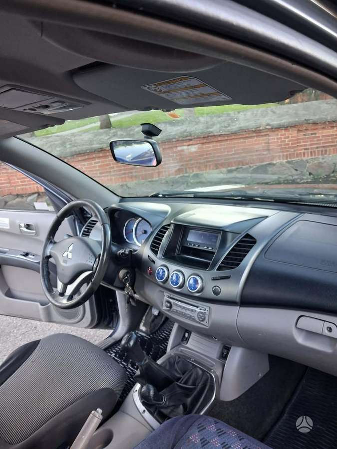 Mitsubishi L200 2006 — photo 10