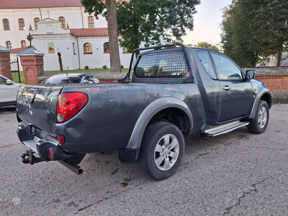 Mitsubishi L200 2006 — engine 2477 cm³, 136 HP (100kW)