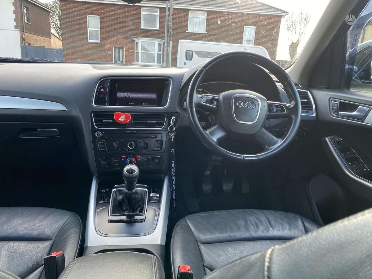 Audi Q5 2011 — photo 11