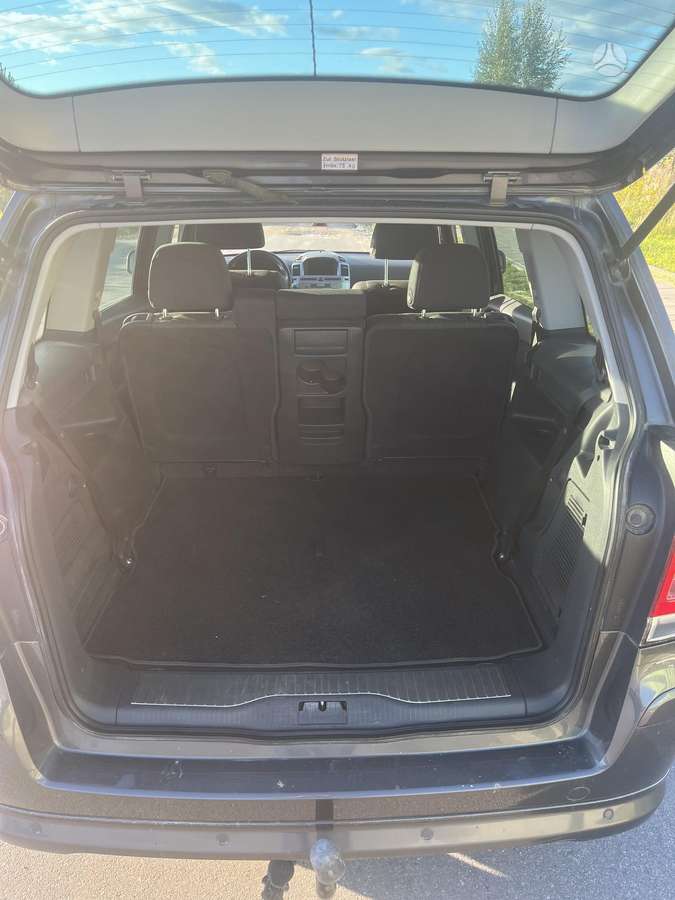 Opel Zafira 2010 — photo 10