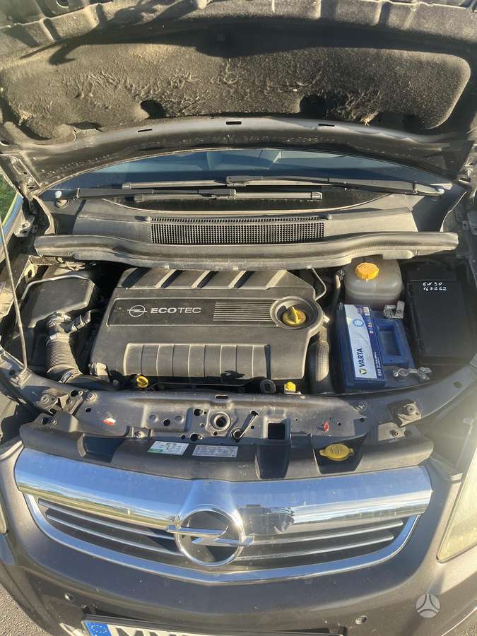 Opel Zafira 2010 — photo 5