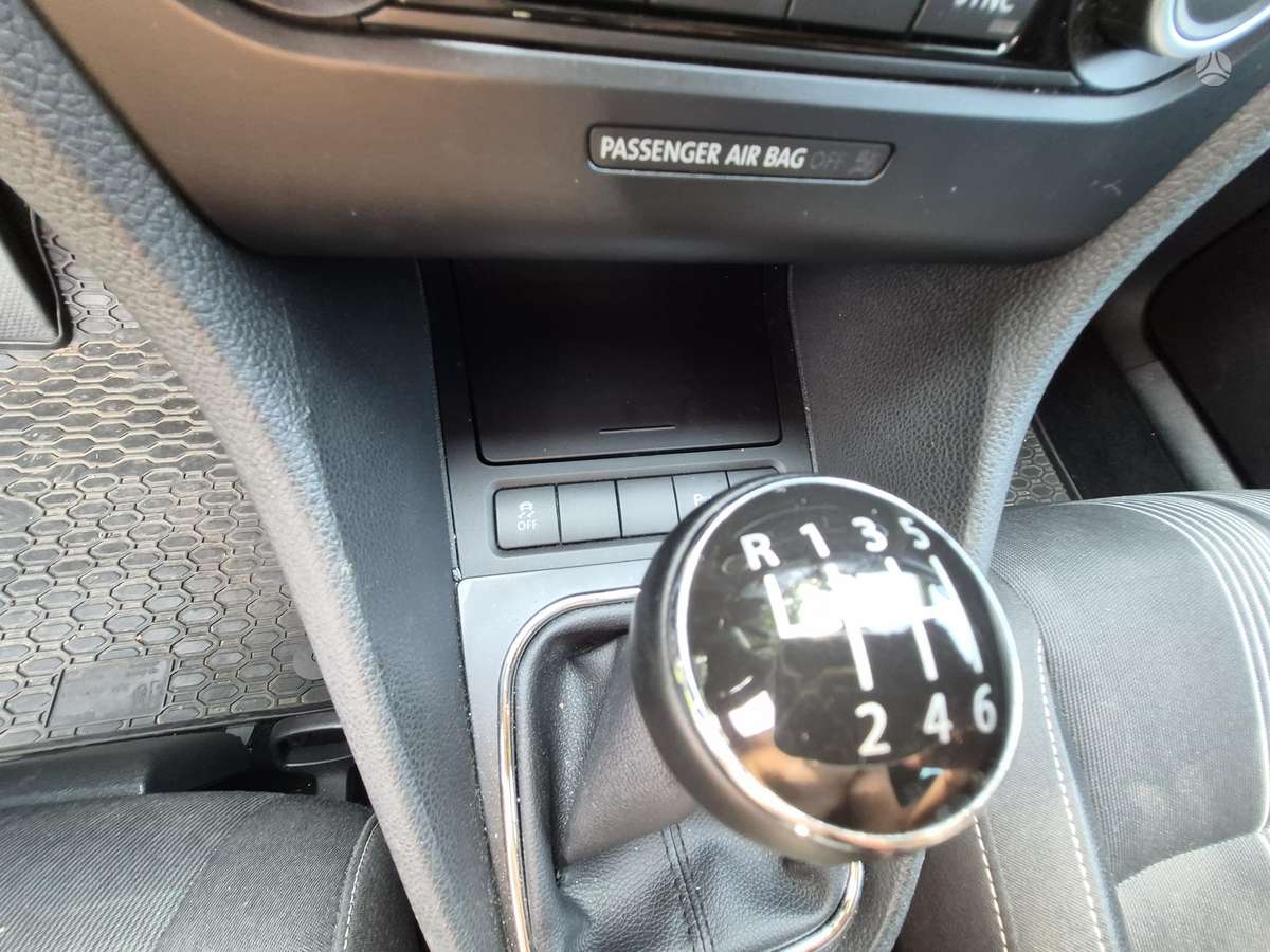 Volkswagen Golf 2012 — photo 8