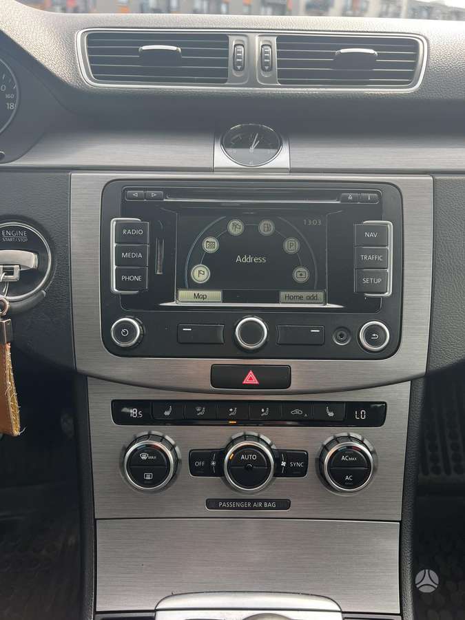 Volkswagen Passat 2012 — photo 12