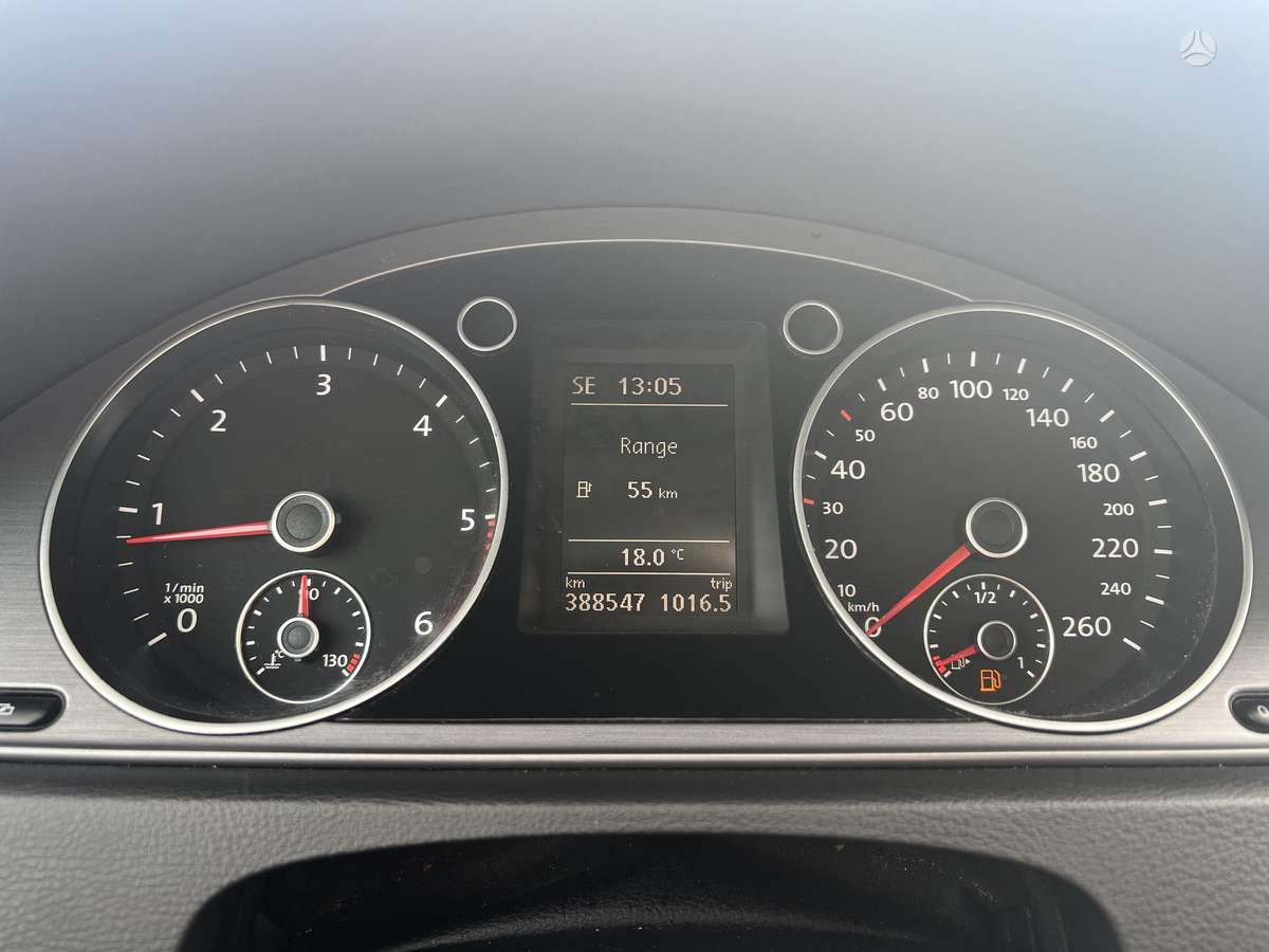 Volkswagen Passat 2012 — photo 14