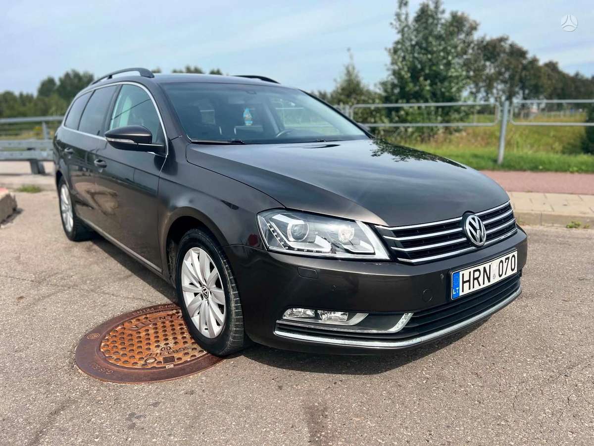 Volkswagen Passat 2012 — photo 16