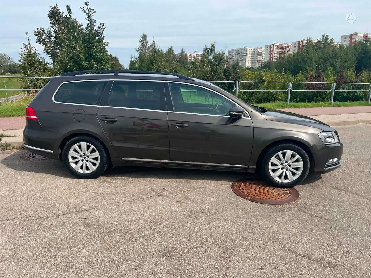 Volkswagen Passat 2012 — photo 18