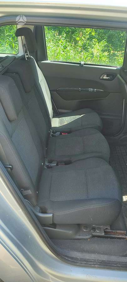 Peugeot 5008 2010 — photo 6