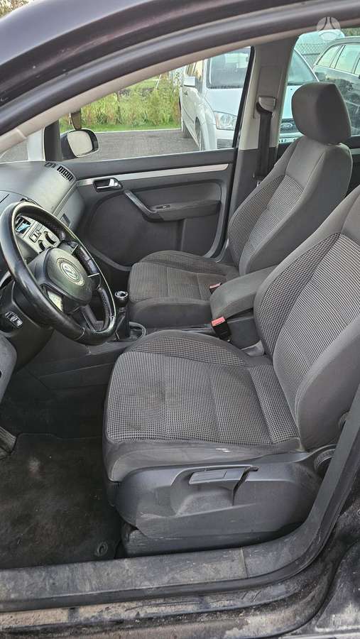 Volkswagen Touran 2005 — photo 9