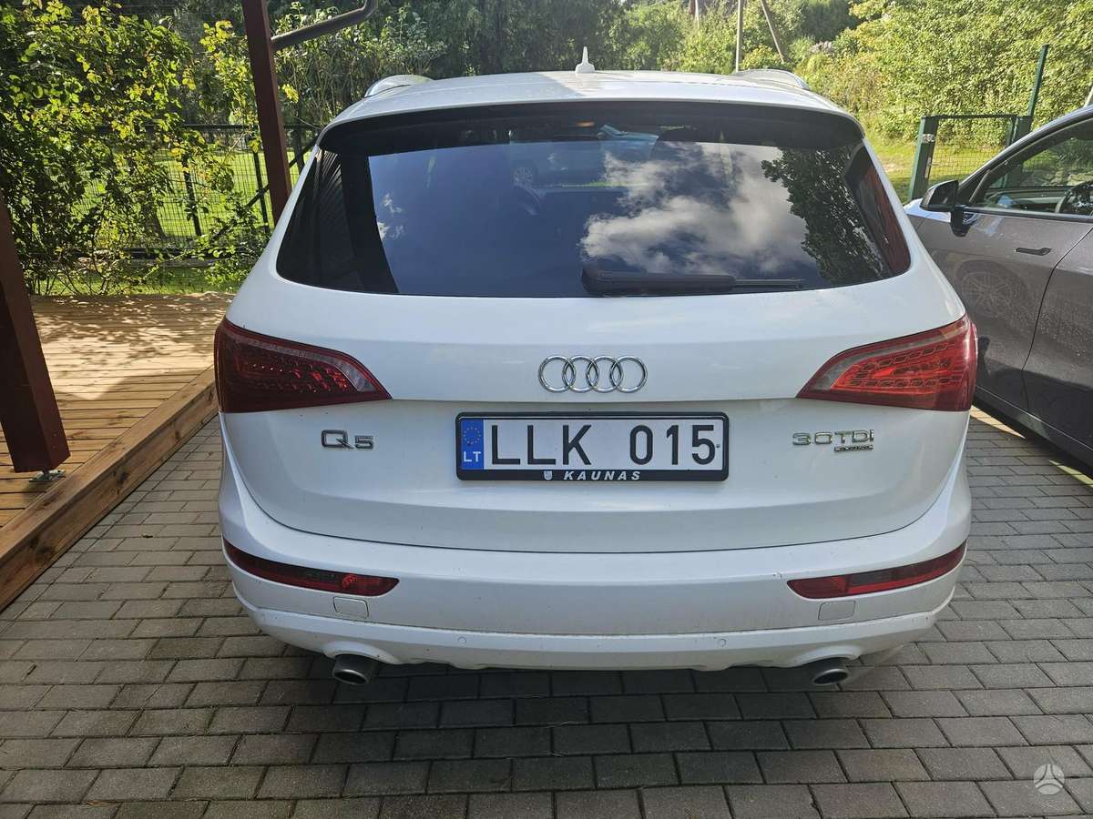 Audi Q5 2009 — двигун 2967 cm³, 239 HP (176kW)