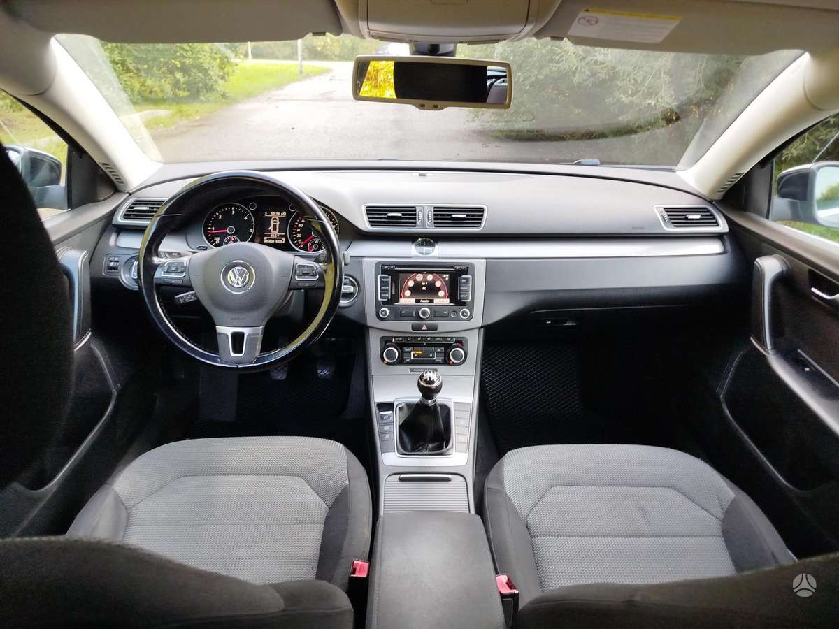 Volkswagen Passat 2011 — photo 10