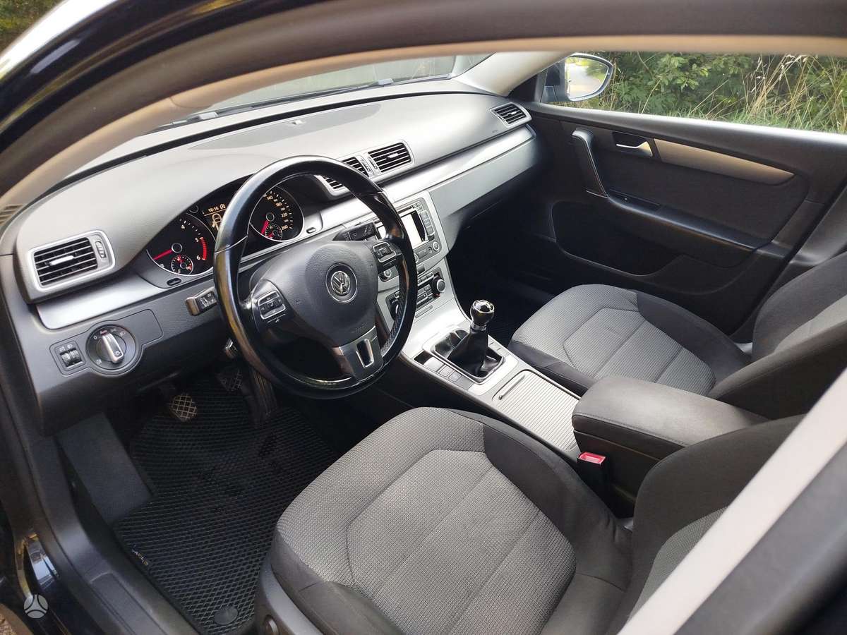 Volkswagen Passat 2011 — photo 13