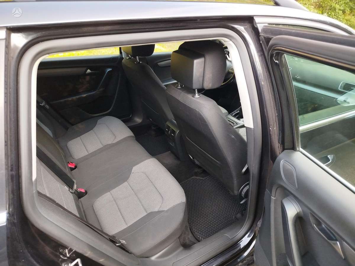 Volkswagen Passat 2011 — photo 16