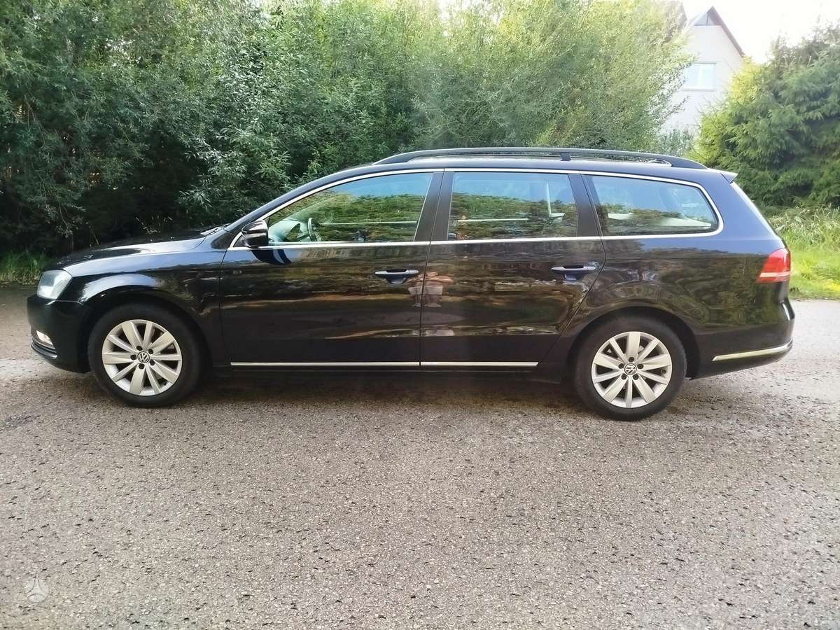 Volkswagen Passat 2011 — photo 8