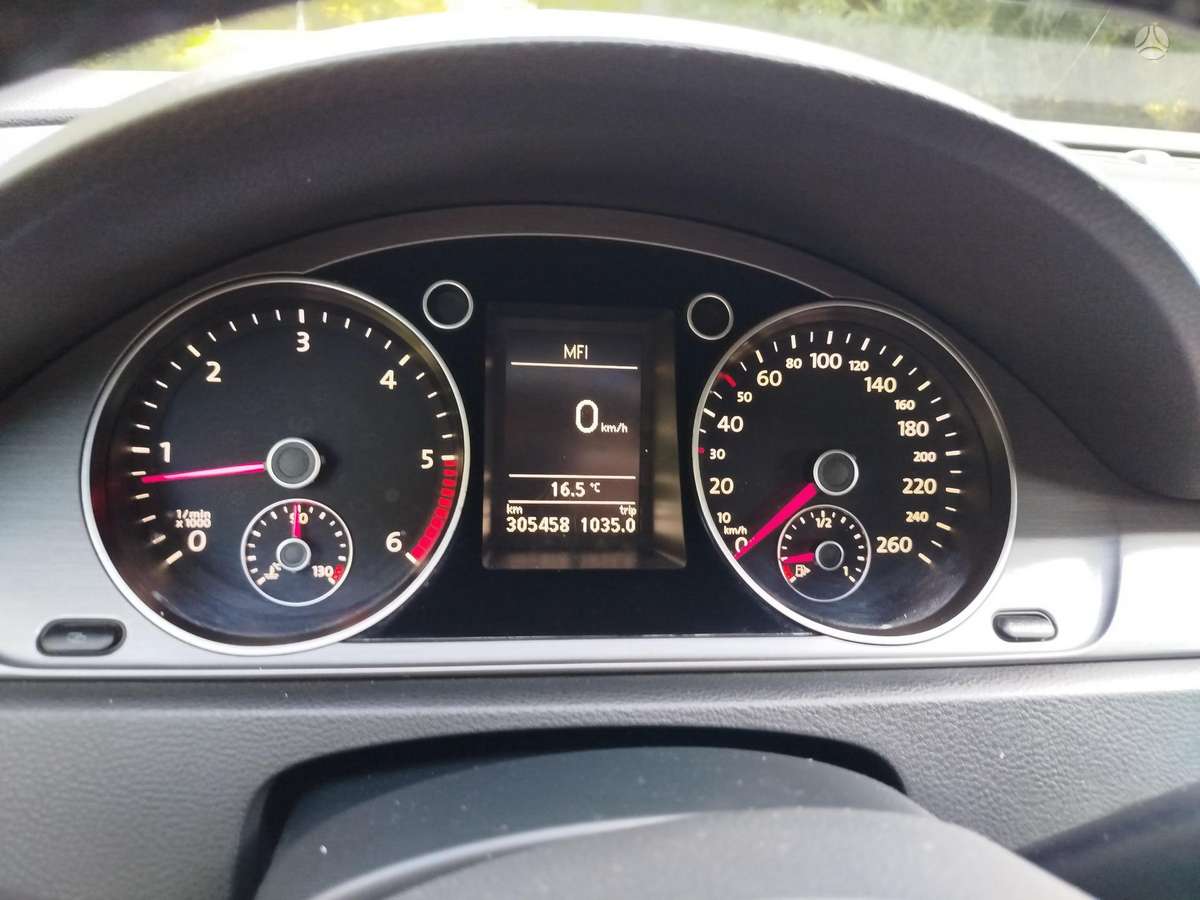 Volkswagen Passat 2011 — photo 9