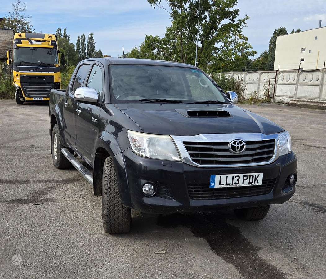 Toyota Hilux 2013 — авто для ЗСУ з Європи