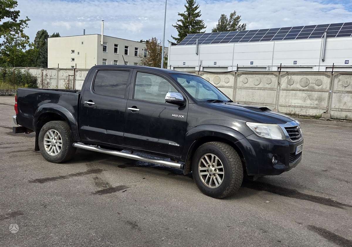 Toyota Hilux 2013 — двигун 2982 cm³, 150 HP (110kW)