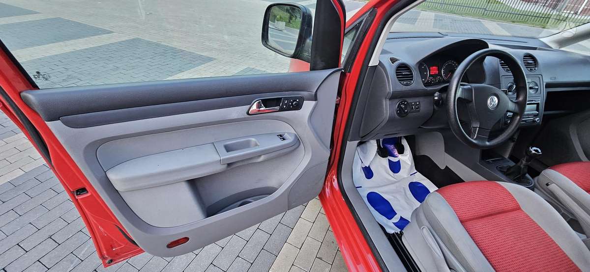 Volkswagen Caddy 2010 — photo 11