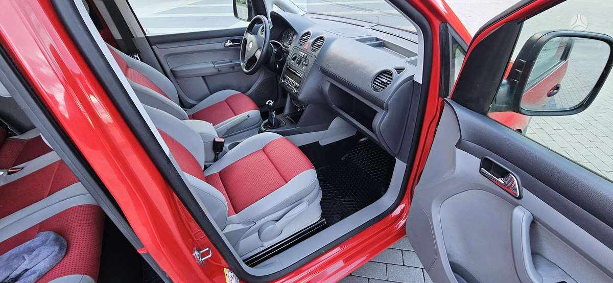 Volkswagen Caddy 2010 — photo 8