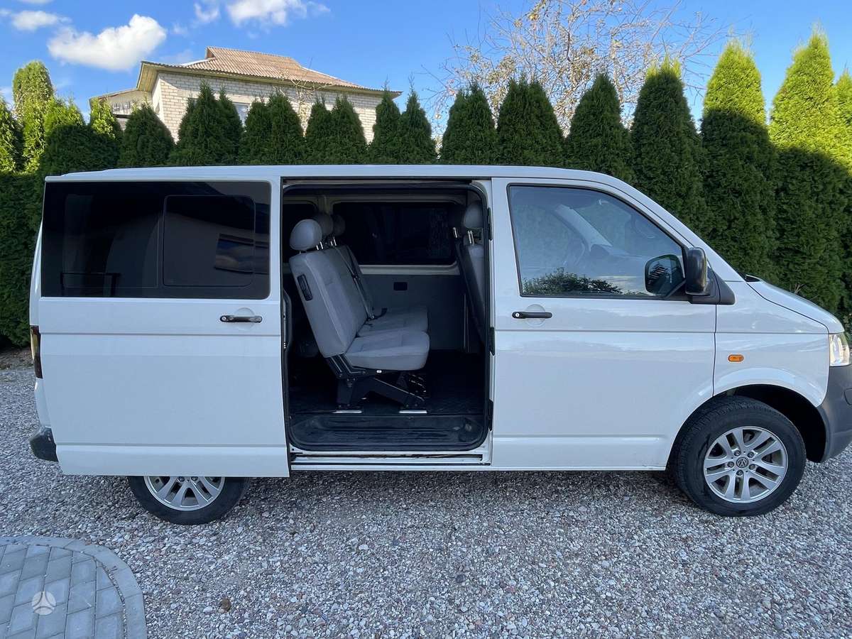Volkswagen Transporter 2004 — вигляд ззаду