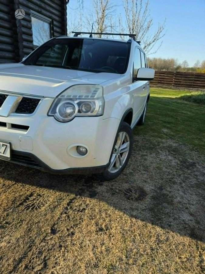Nissan X-Trail 2011 — photo 8