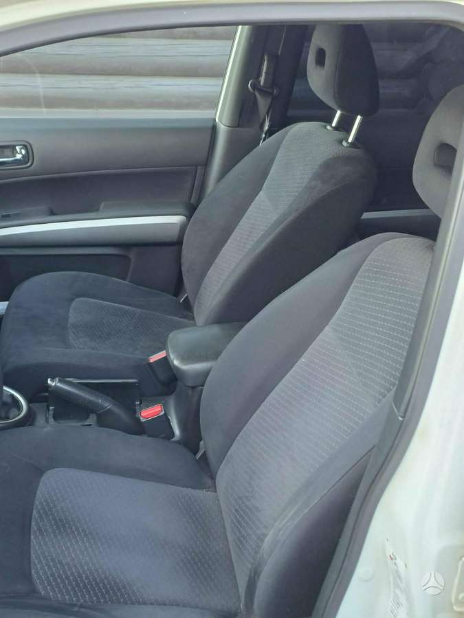 Nissan X-Trail 2011 — photo 9