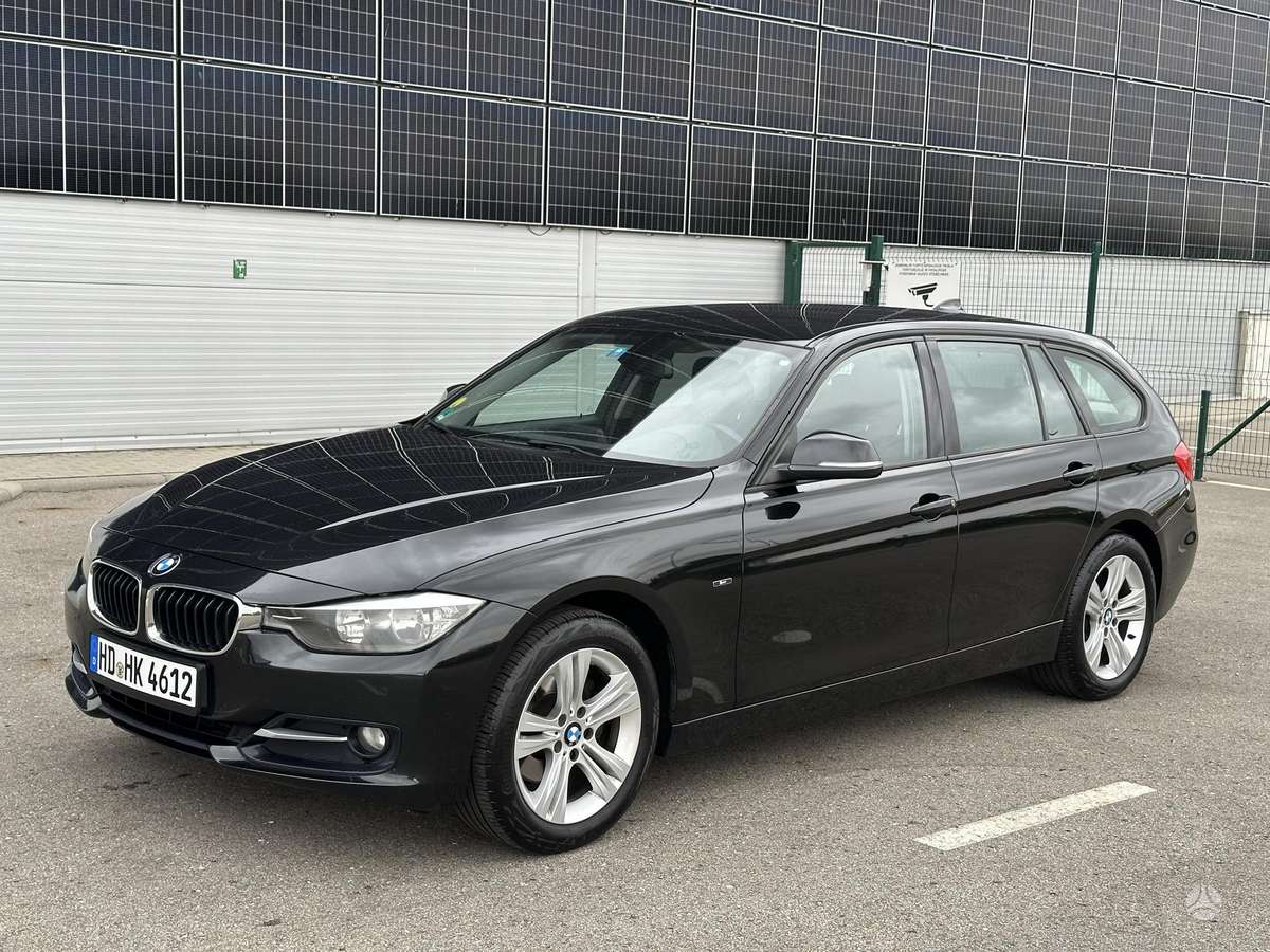 BMW 320 2013 — салон