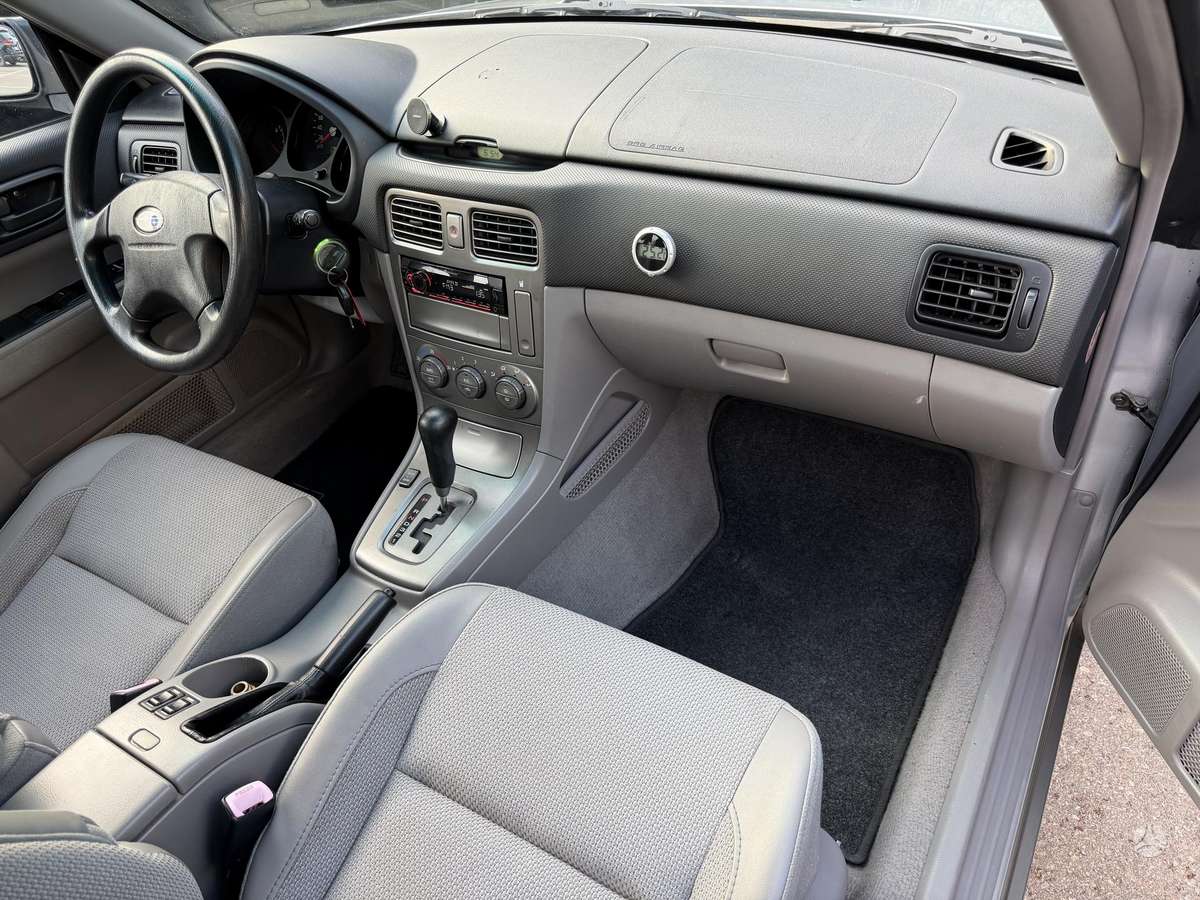 Subaru Forester 2004 — photo 17