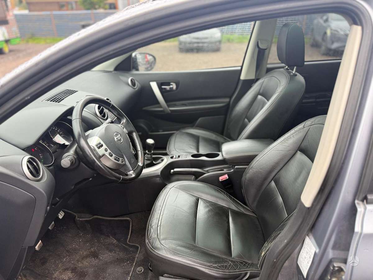 Nissan Qashqai+2 2011 — photo 14