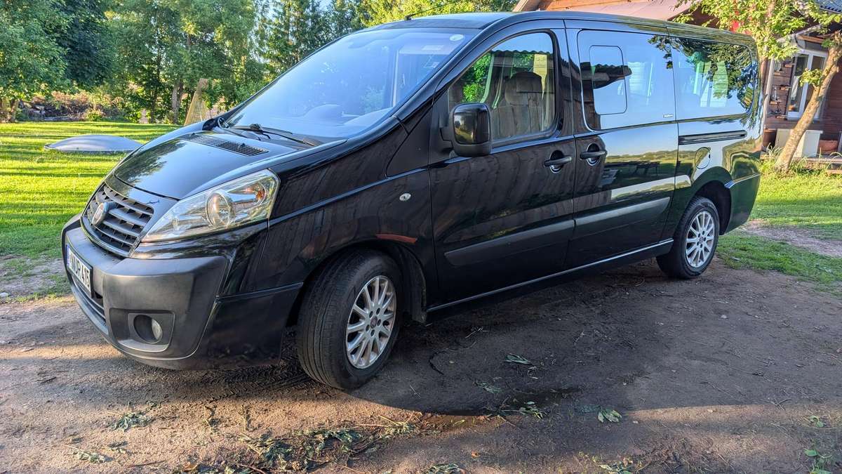 Fiat Scudo 2012 — rear view