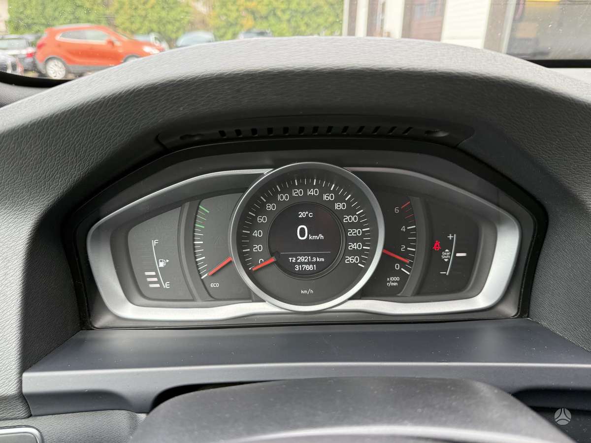 Volvo V60 2013 — photo 12