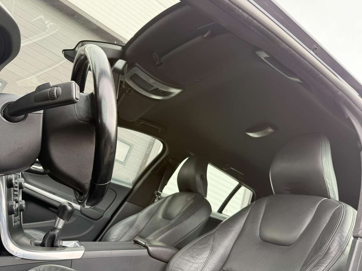 Volvo V60 2013 — photo 15