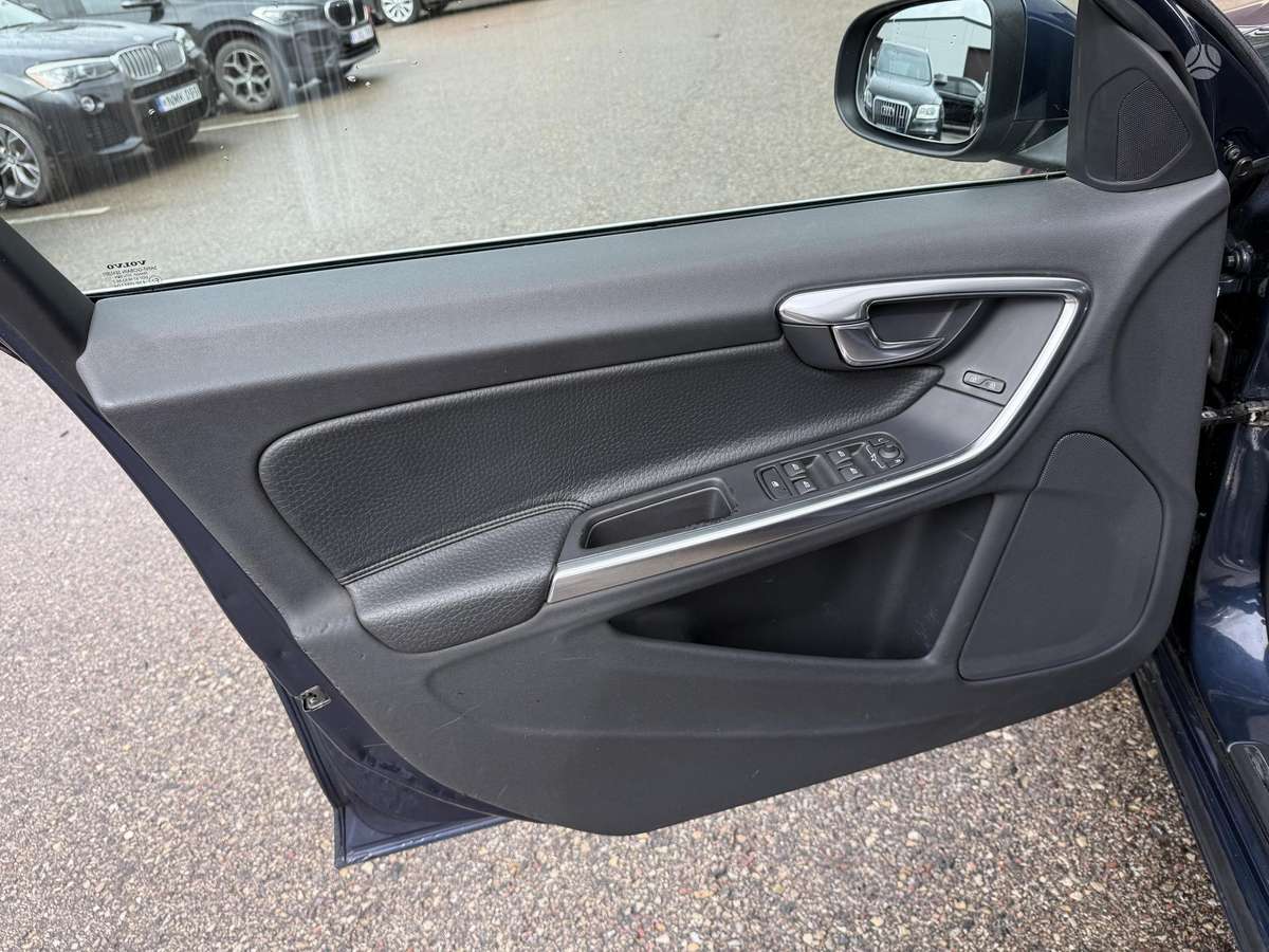 Volvo V60 2013 — photo 16