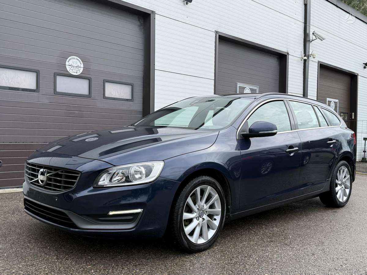 Volvo V60 2013 — rear view