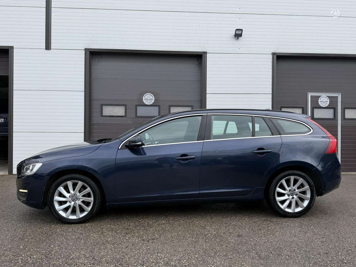 Volvo V60 2013 — interior