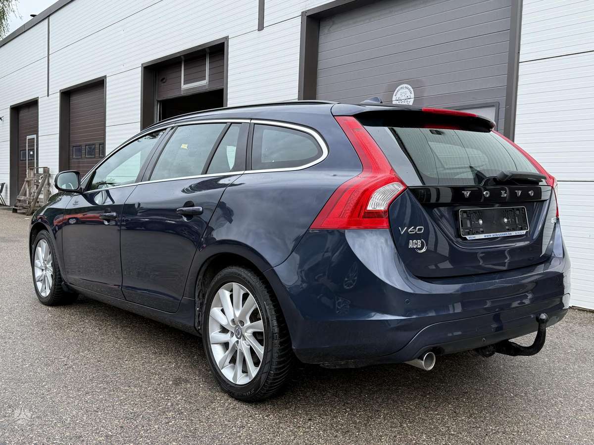 Volvo V60 2013 — engine 1984 cm³, 136 HP (100kW)